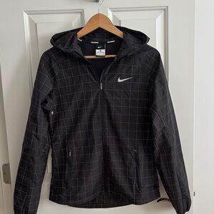 Nike women’s Black Grid Windbreaker